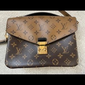 Reserved item for @Dreamygal7